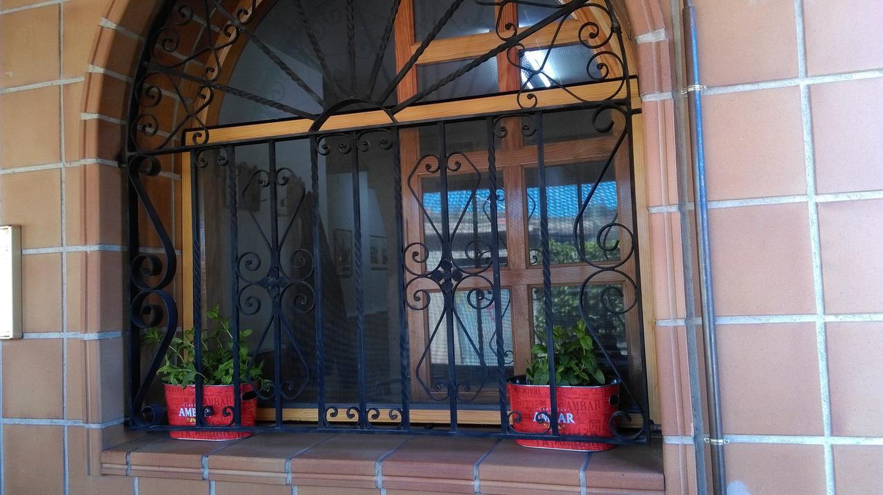Hostal El Busto 特鲁埃尔 外观 照片